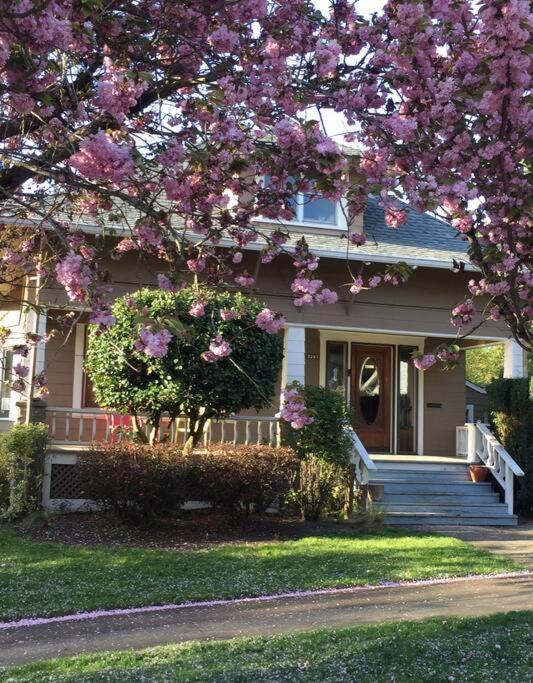Southeast Portland Comfy & Eclectic Craftsman Home المظهر الخارجي الصورة
